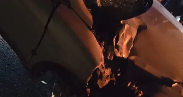 غارة جوية تستهدف سيارة شمال إدلب: معلومات عن خسائر بشرية وهوية الهدف