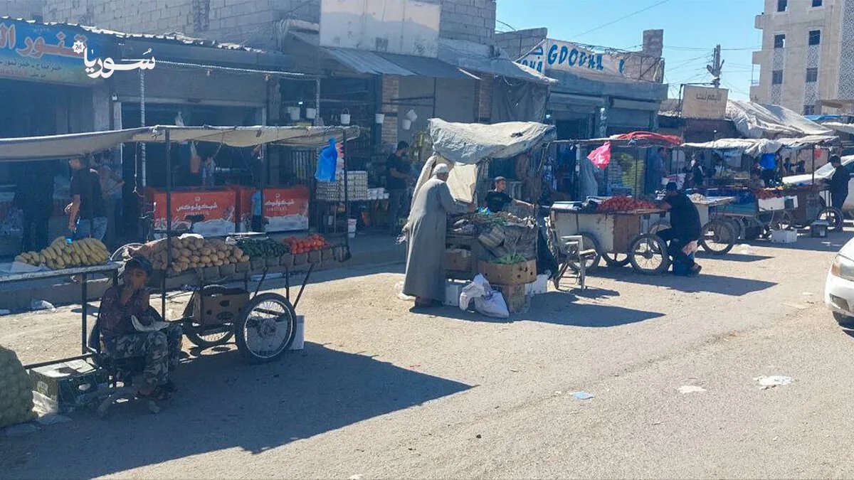 فوضى البسطات العشوائية تخنق الرقة: معاناة متزايدة للسكان والتجار في مفرق الجزرة