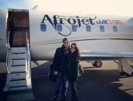 تفاصيل صادمة تكشف حياة بذخ مساعدة ممول أمريكي متهم بـ "تعذيب" نساء في قبو جنسي