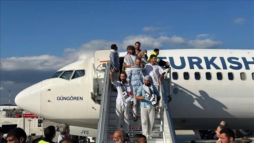 تركيا تستقبل نشطاء أسطول الصمود بعد اعتراضهم من قبل إسرائيل أثناء توجههم إلى غزة