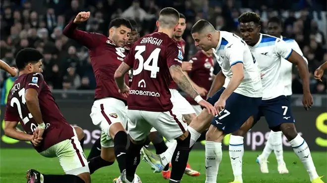 إثارة في الدوري الإيطالي: لاتسيو يخطف تعادلاً قاتلاً من تورينو في الوقت بدل الضائع
