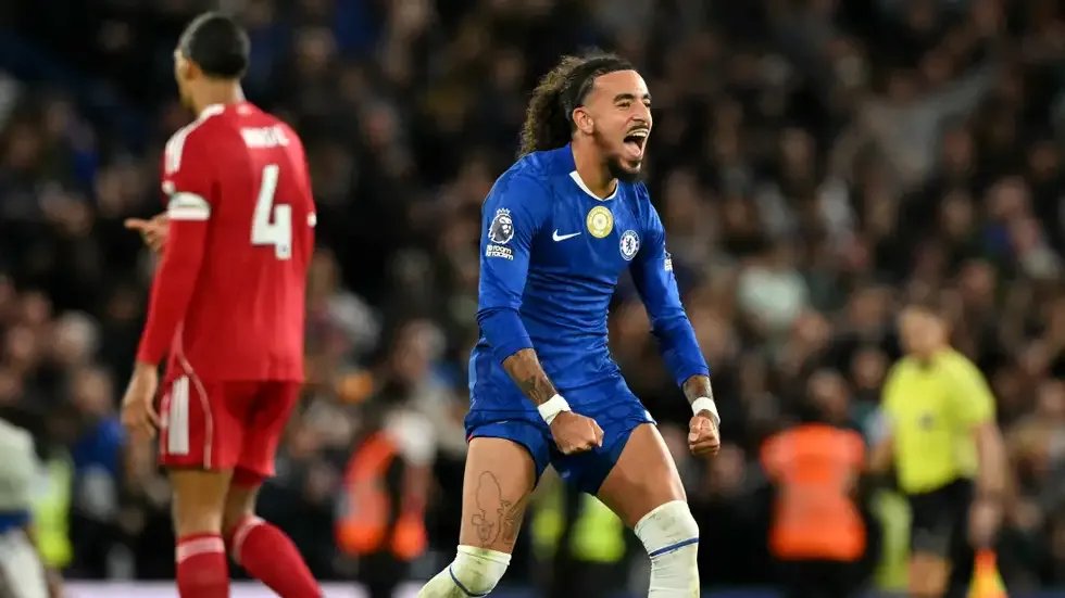 تشيلسي ينتصر على ليفربول في قمة مثيرة بالدوري الإنجليزي الممتاز