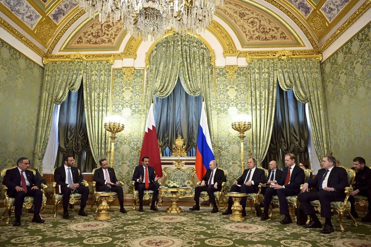 بوتين و أمير قطر يبحثان سبل الحفاظ على سيادة سوريا وتقديم المساعدات الإنسانية