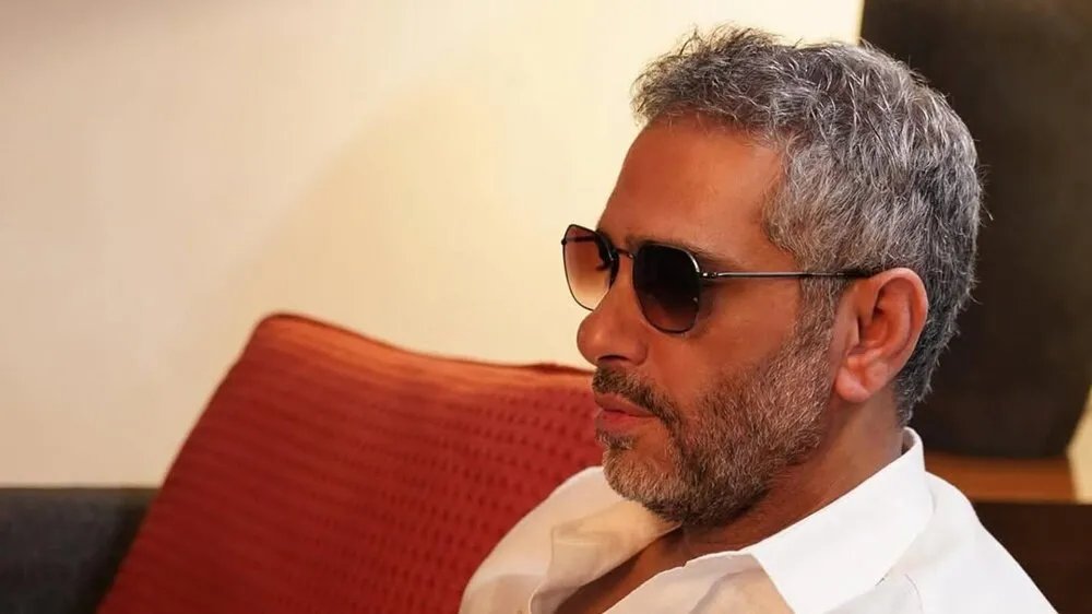 بعد سنوات من الملاحقة: فضل شاكر يسلم نفسه للجيش اللبناني من داخل مخيم عين الحلوة