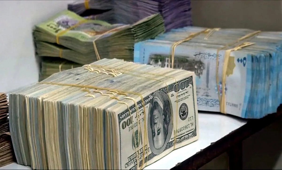الليرة السورية ثابتة أمام الدولار والذهب يسجل ارتفاعات قياسية جديدة