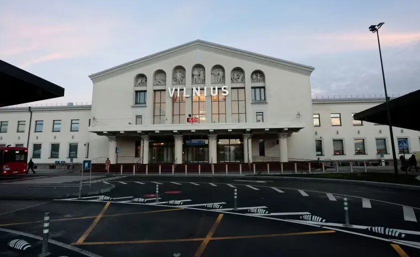 ليتوانيا: إعادة فتح مطار فيلنيوس الرئيسي بعد تعليق الحركة الجوية بسبب منطاد