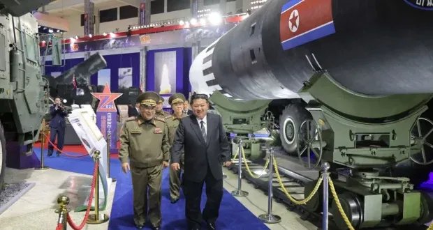 كيم جونغ أون يعلن تخصيص أصول استراتيجية لمواجهة التعزيزات العسكرية الأمريكية في كوريا الجنوبية