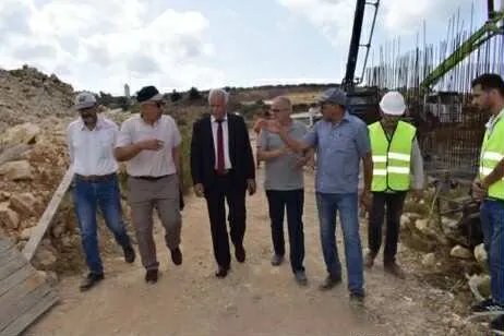 جامعة طرطوس تستأنف العمل في مشروع كلية الآداب بعد توقف دام عشرة أشهر