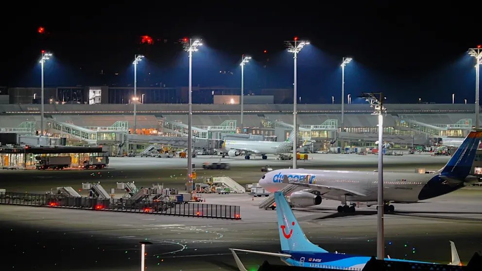 تكرار إنذارات الطائرات المسيّرة يشلّ مطار ميونيخ ويتسبب بتعطّل آلاف المسافرين