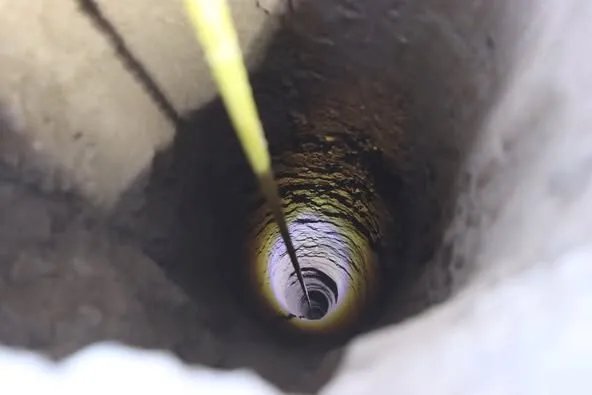 مأساة في ريف دمشق: وفاة طفل إثر سقوطه في بئر عميقة بجيرود