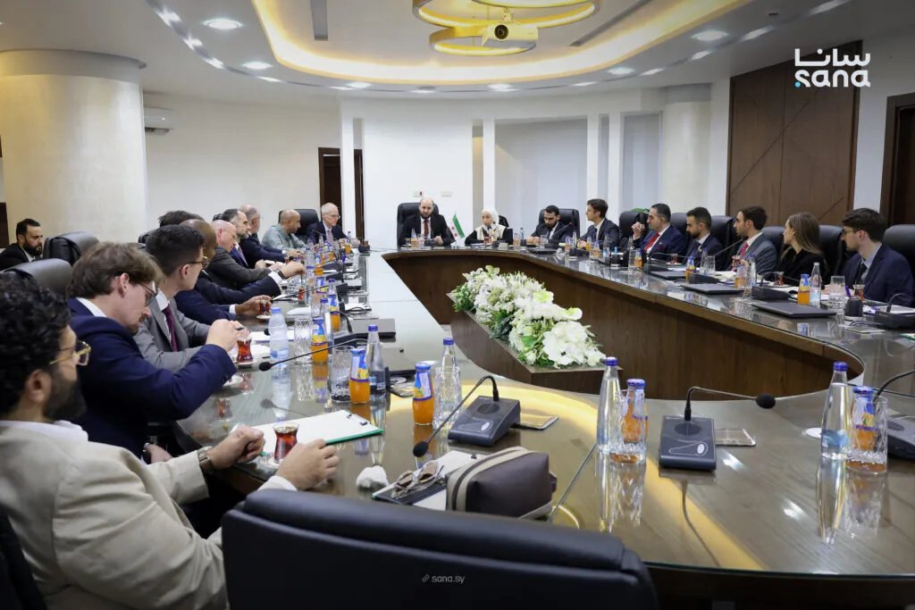 وزير الطاقة السوري يستعرض فرصًا استثمارية واعدة في قطاع الطاقة أمام مستثمرين عرب وأجانب