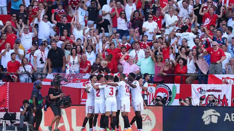 زلزال في الدوري الإسباني: إشبيلية يكتسح برشلونة برباعية تاريخية