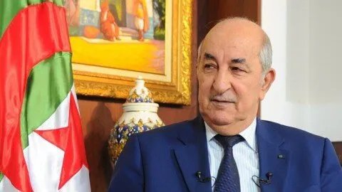 الرئيس تبون يحذر من مؤامرات تستهدف الجزائر قبل 2027: ما هي القوى الأجنبية المتورطة وما استعدادات الجيش؟