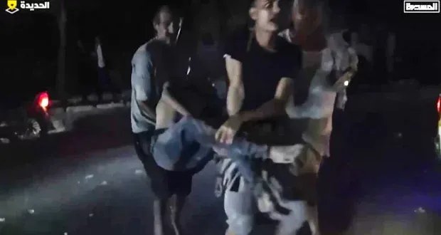 غارات أمريكية دامية على ميناء رأس عيسى اليمني: عشرات القتلى وتصعيد للتوتر في البحر الأحمر