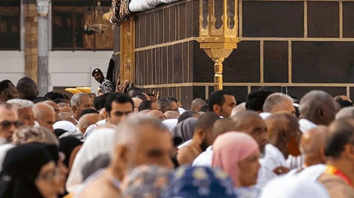 السعودية تتيح أداء العمرة لحاملي جميع أنواع التأشيرات