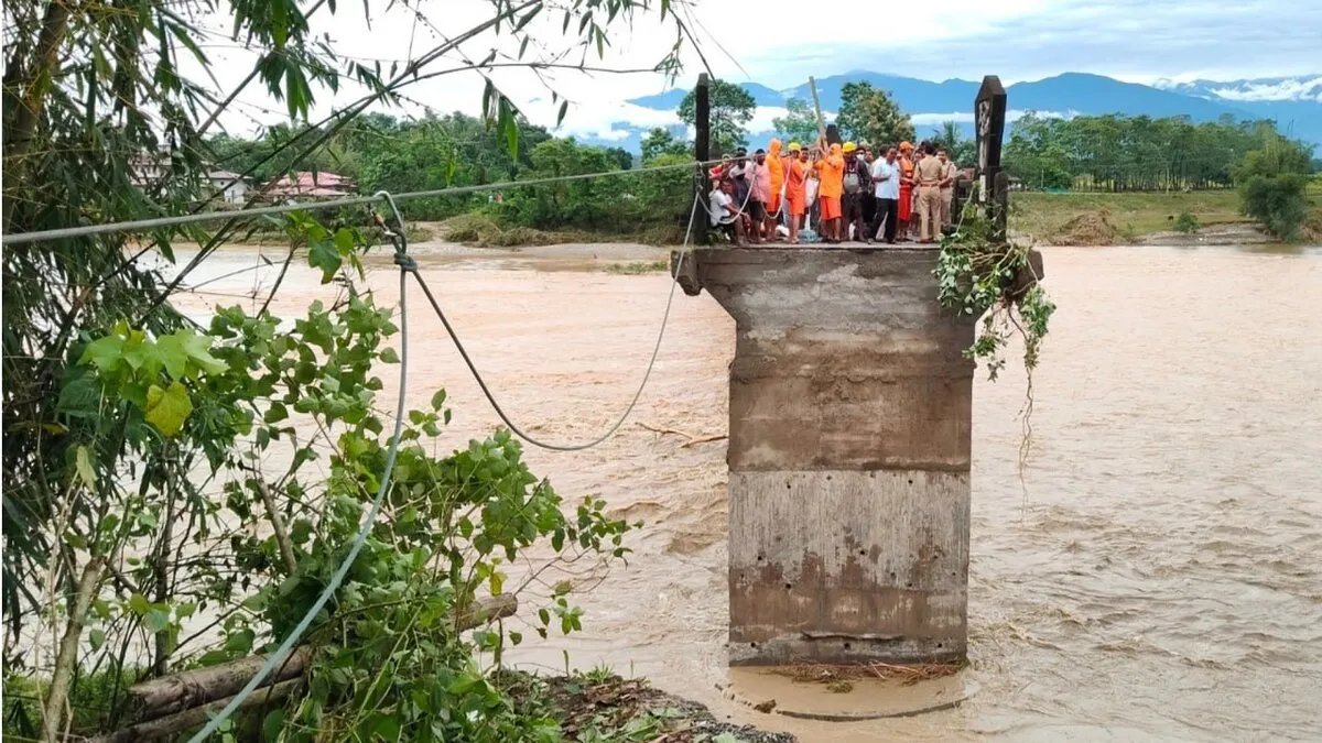 مصرع 24 شخصاً في انهيارات أرضية بسبب الأمطار الغزيرة بشرق الهند