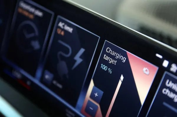 اكتشاف علمي واعد: طريقة جديدة لشحن أسرع لبطاريات أيونات الليثيوم