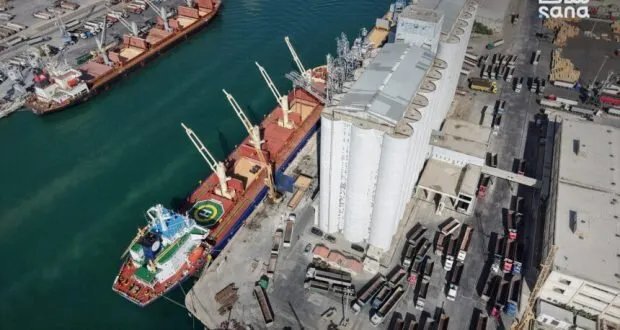 وصول شحنتي قمح ضخمتين إلى مرفأ طرطوس لدعم المخزون الاستراتيجي