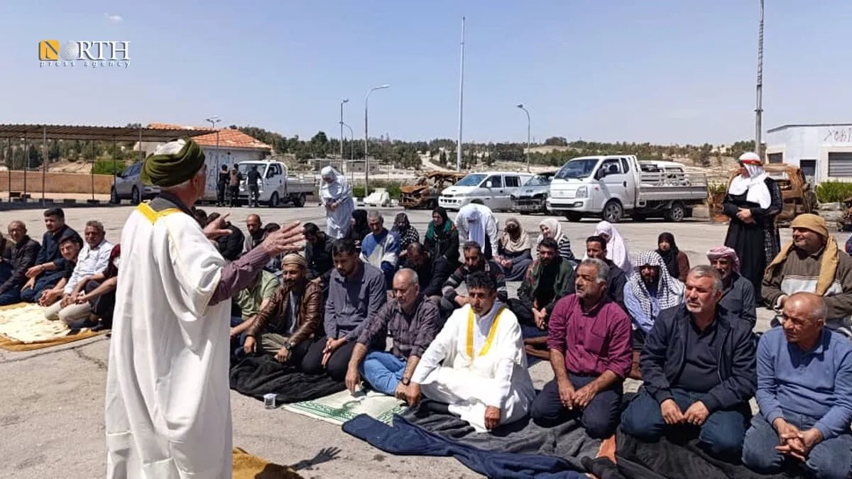 شمال شرقي سوريا: سكان يحتشدون لأداء صلاة الجمعة في سد تشرين بكوباني