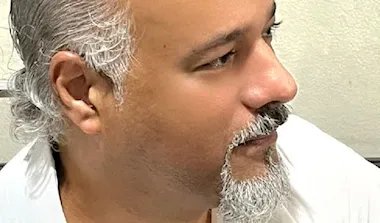 نادي جويا يحتفي بالزجل في أمسية شعرية تجمع حسن خلف وعمر زيداني