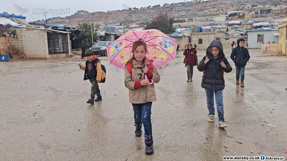معاناة متجددة: شتاء قاسٍ يلوح في الأفق لآلاف النازحين في المخيمات السورية