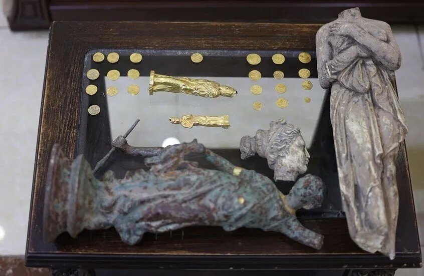 الداخلية السورية تضبط شبكات تهريب وبيع الآثار والتحف في ريف دمشق