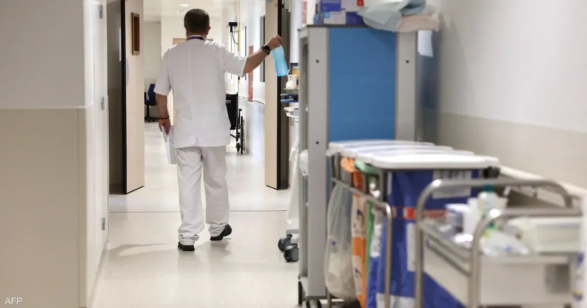 بعد 35 عاماً من الخطأ: نمساوية تعثر على شقيقتها التوأم بفضل فحص الحمض النووي