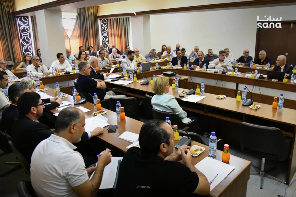 اتحاد العمال يناقش قانون الخدمة المدنية الجديد: تعزيز الحقوق ومواكبة التطورات