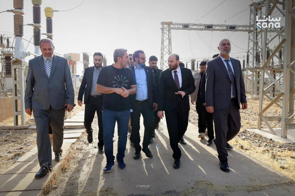 وزير الطاقة السوري يتفقد محطة الفرات للمياه والإذاعة في دير الزور ويؤكد على دعم الحكومة