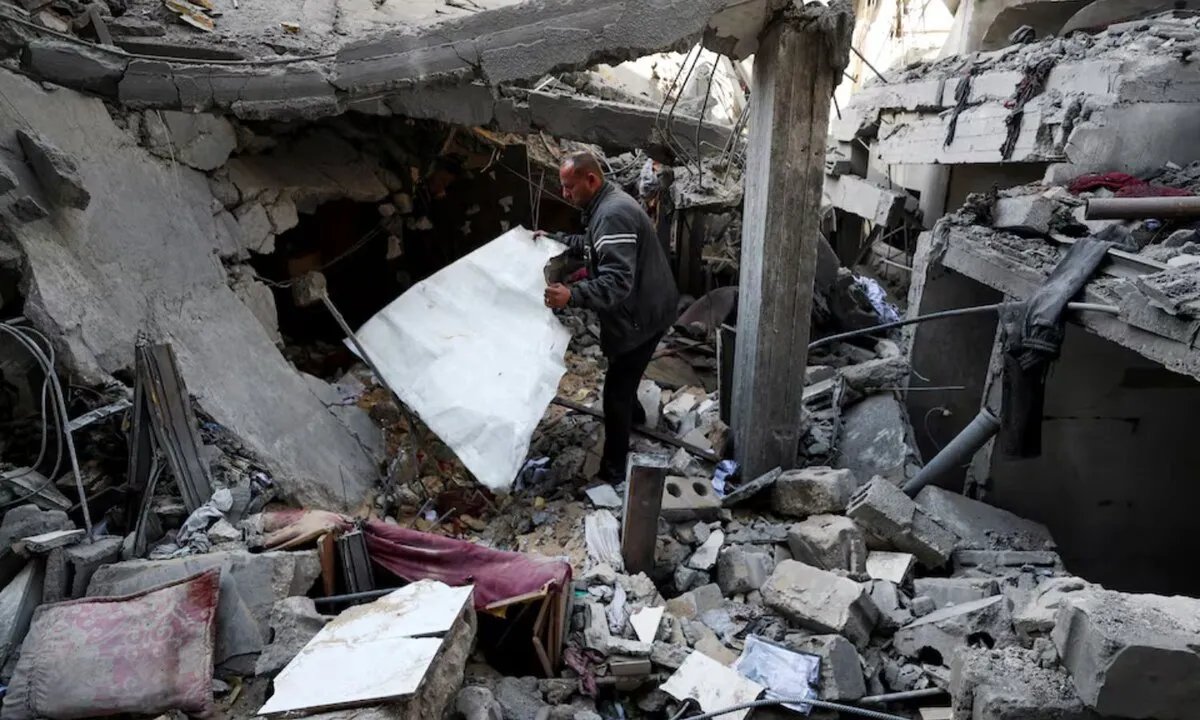 تصعيد إسرائيلي في غزة يعرقل المفاوضات.. وحماس ترفض شروطًا "مستحيلة" لوقف إطلاق النار