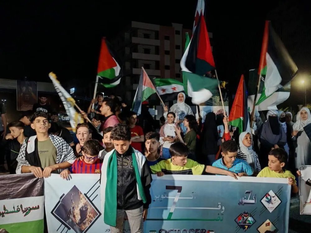تضامناً مع غزة: مظاهرات ووقفات احتجاجية تعمّ سوريا تنديداً بالعدوان الإسرائيلي