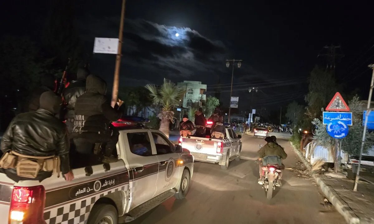 درعا: اشتباكات بين مؤيدين ومعارضين لـ"اللواء الثامن" والأمن يتدخل