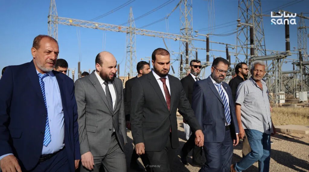وزير الطاقة يتفقد حقل التيم النفطي ومحطتي الكهرباء في دير الزور ويؤكد على دعم الإنتاج