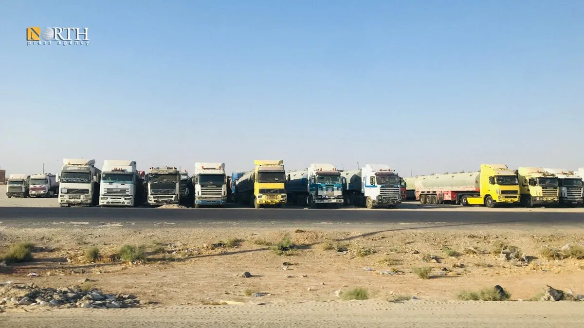 تجار يكشفون: استمرار إغلاق معابر الطبقة ودير حافر ومعدان وتأثيره على حركة البضائع