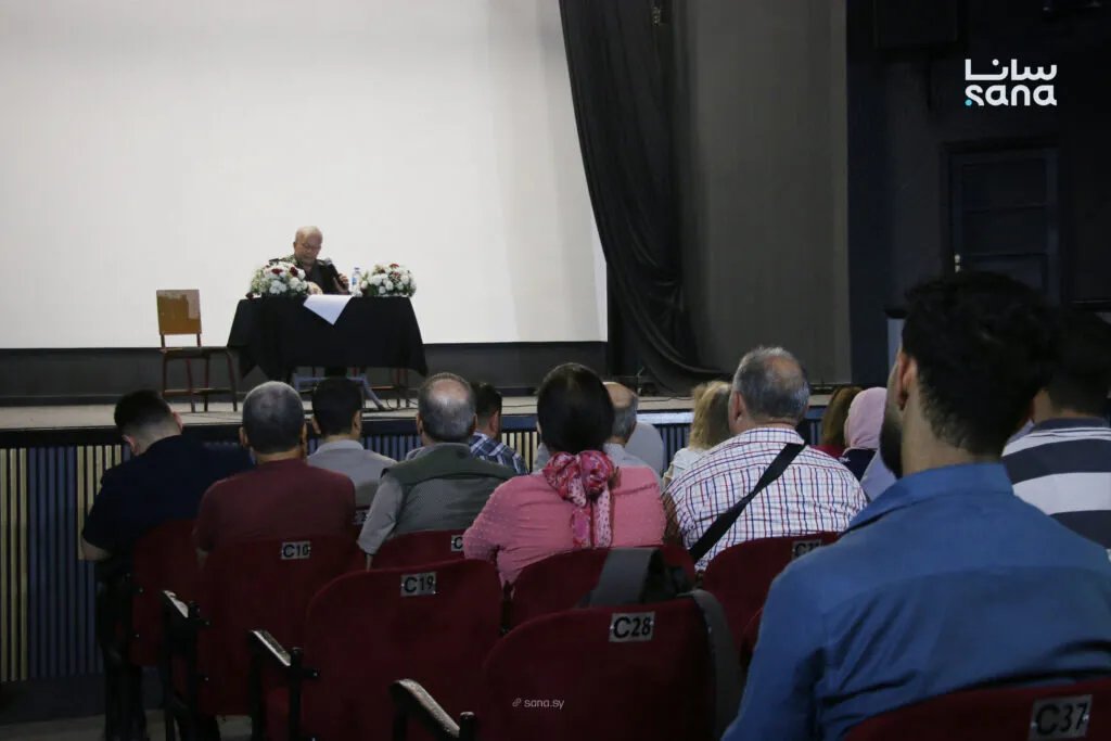 جوان جان يستعرض تاريخ المسرح السوري في مهرجان الماغوط المسرحي