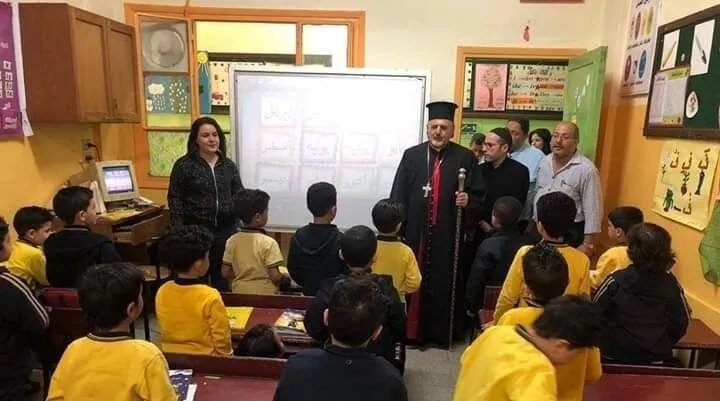 تصاعد التوتر: "قسد" تغلق مدارس مسيحية في الجزيرة بسبب المناهج الحكومية