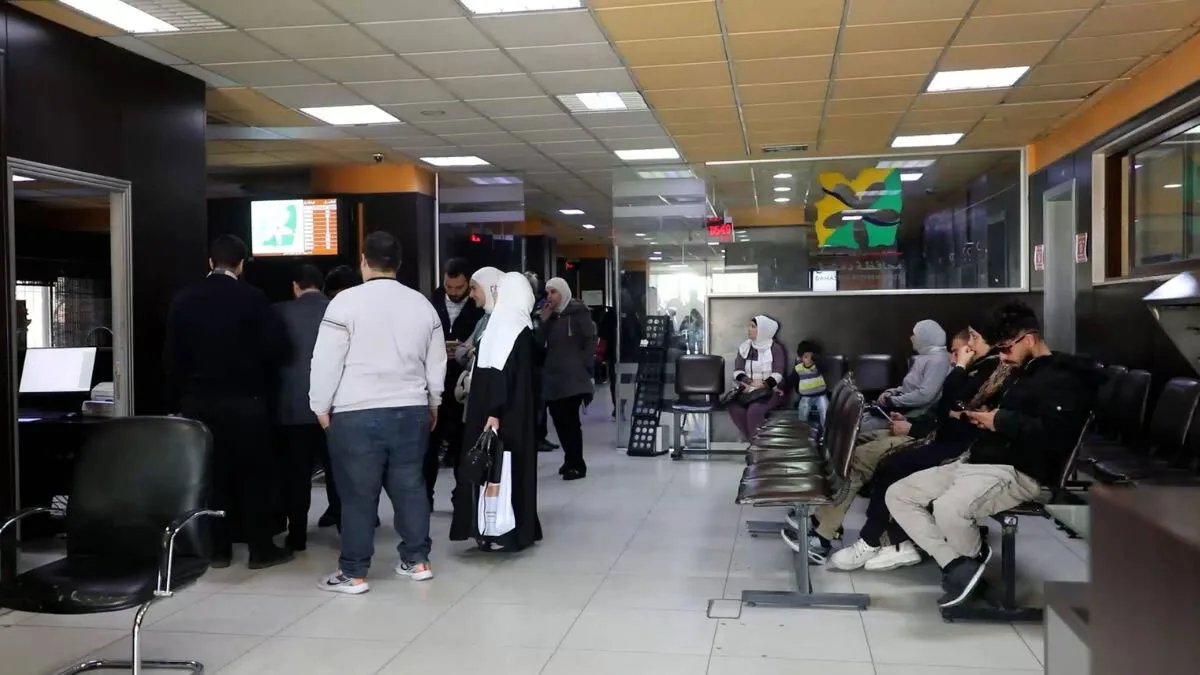 دمشق تعيد تفعيل خدمة "غير محكوم" في مراكز خدمة المواطن لتسهيل الإجراءات