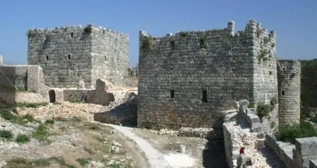 بعد سنوات من الإهمال: قلعة صلاح الدين الأيوبي تفتح أبوابها للزوار وتستعيد رونقها التاريخي