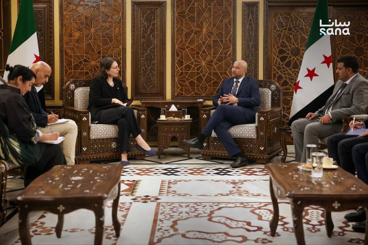 سوريا وبريطانيا تتضافران لمواجهة تحديات ما بعد الحرب والكوارث: تركيز على التعاون الفني والإنساني