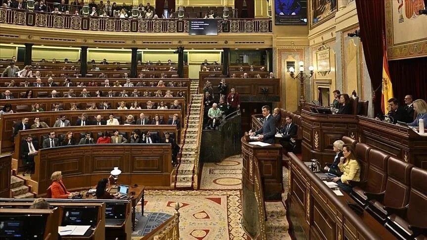 البرلمان الإسباني يصوت لصالح حظر بيع وشراء الأسلحة مع إسرائيل للضغط من أجل وقف الحرب في غزة