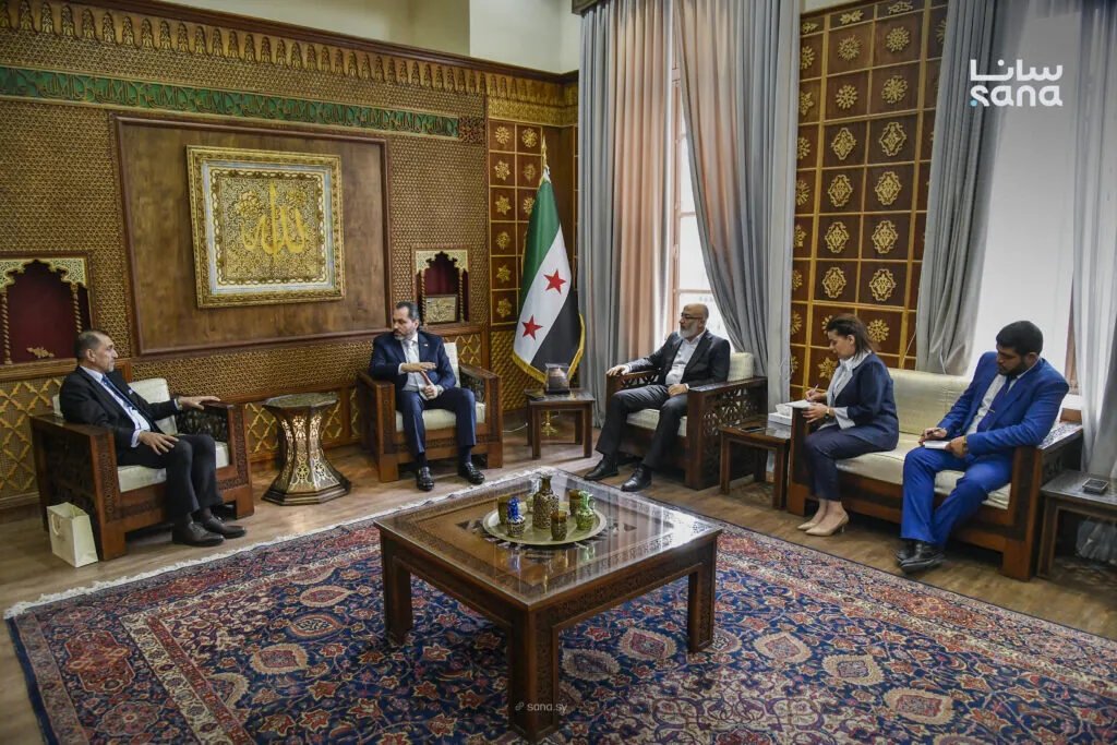 وزير السياحة السوري والسفير الأردني يبحثان تعزيز التعاون السياحي وتبادل الخبرات