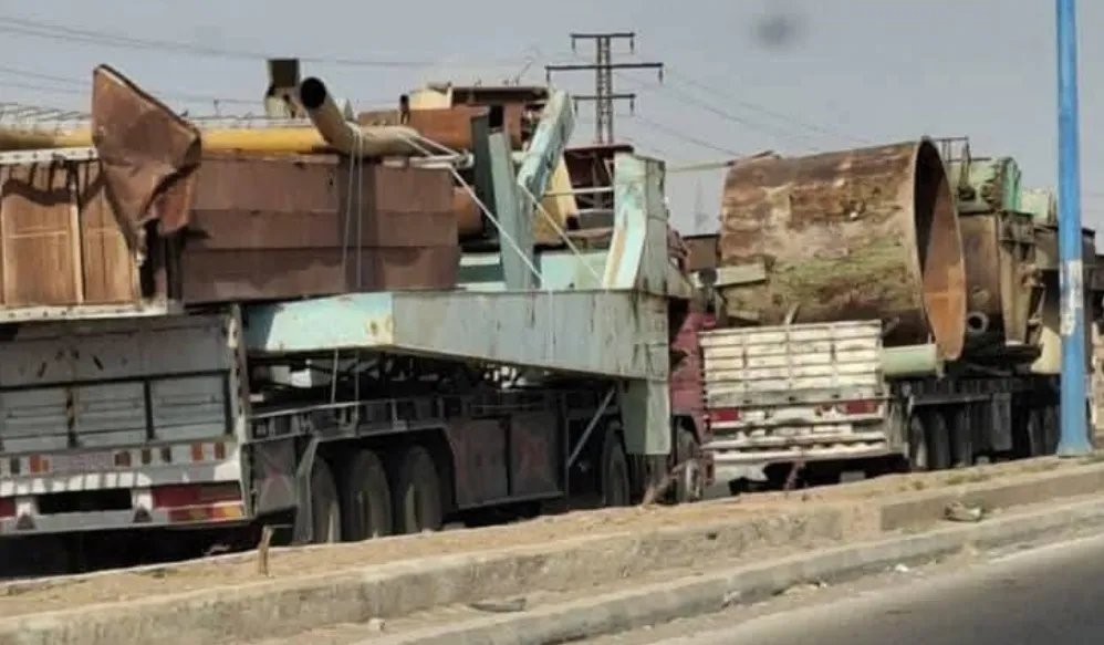 قسد تثير غضب الأهالي بتفكيك منشآت دير الزور ونقلها إلى الحسكة: نهب ممنهج أم ضرورة عسكرية؟