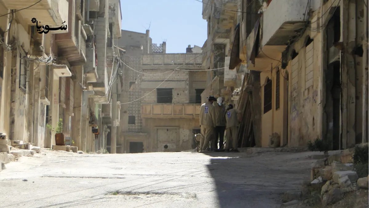 أزمة نفايات في حمص: تراكم القمامة في باب السباع يثير استياء الأهالي وتضارب الآراء حول الحلول