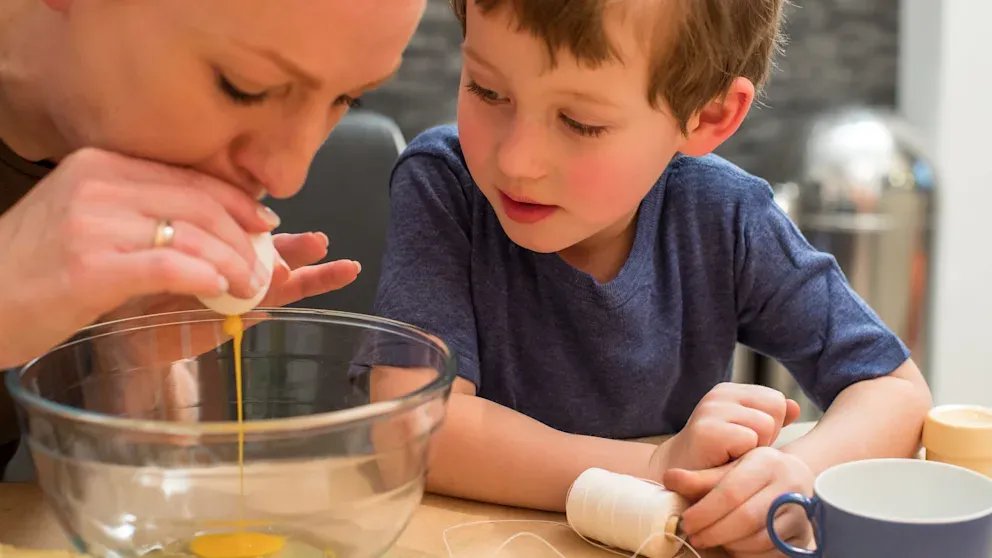 تحذير في ألمانيا: مخاطر صحية محتملة من عادة نفخ بيض عيد الفصح