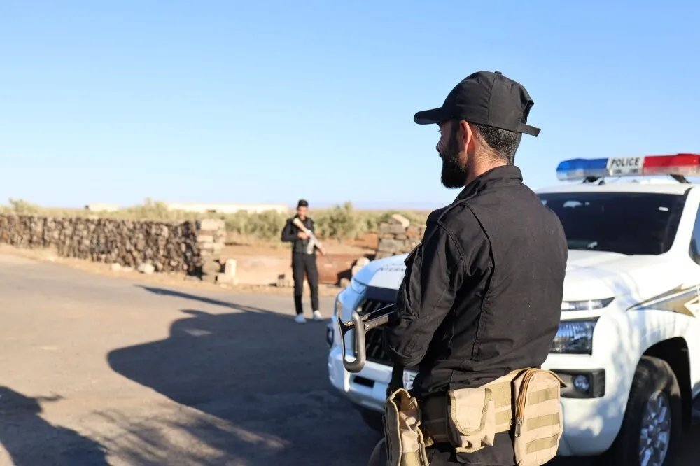 الأمن الداخلي يفرض سيطرته الكاملة على إزرع بدرعا بعد اشتباكات عشائرية دامية