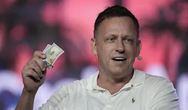 من الخيال العلمي إلى الواقع: كيف تحولت التكنولوجيا إلى أداة للسيطرة الفاشية الجديدة؟