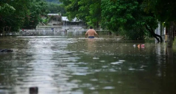 المكسيك: أمطار غزيرة تودي بحياة 23 شخصًا وتخلف دمارًا واسعًا