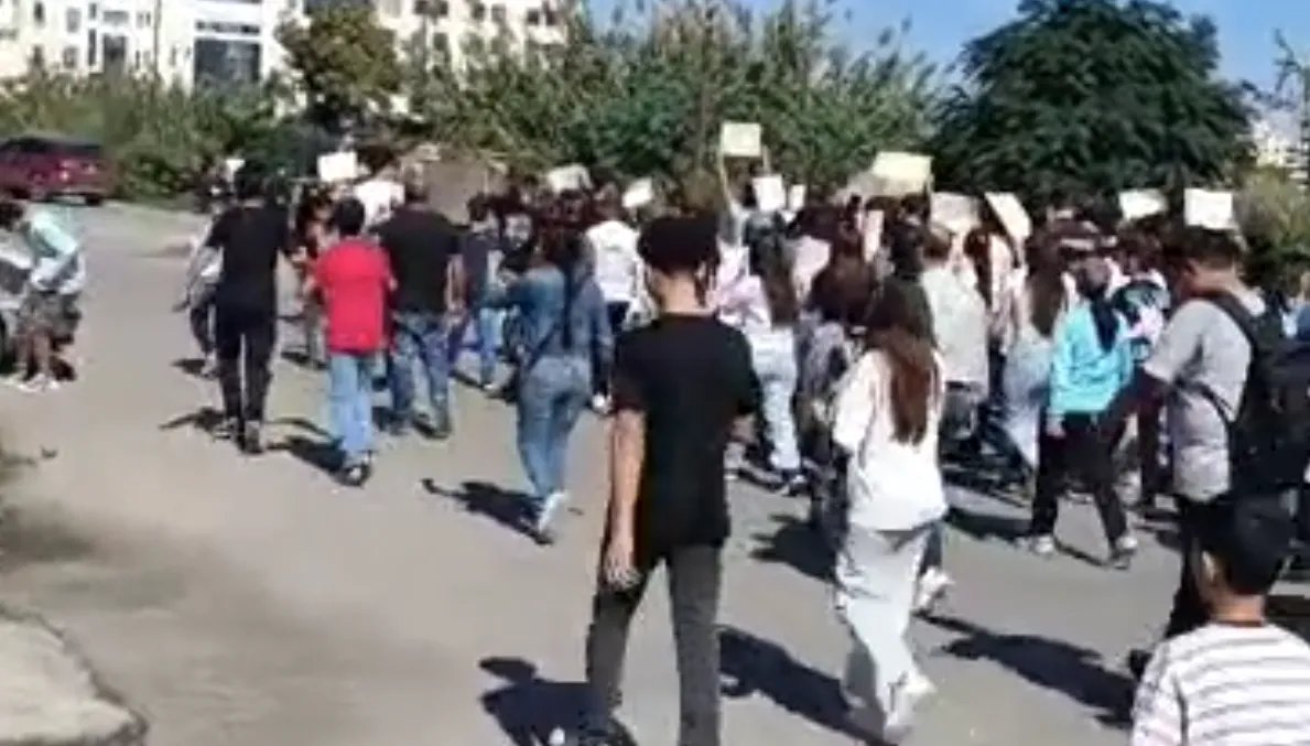 لليوم الثالث: تصاعد الاحتجاجات في اللاذقية للمطالبة بالكشف عن مصير الطفل محمد حيدر