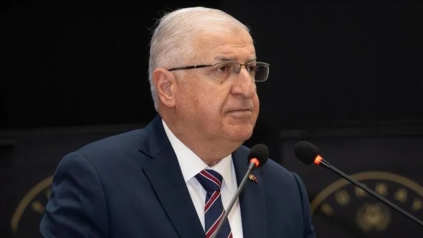 وزير الدفاع التركي يتعهد بمنع ترسيخ التنظيمات الإرهابية في دول الجوار