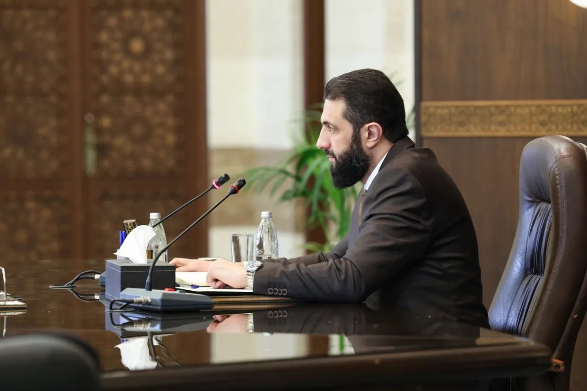 الرئيس الشرع يوجه بفصل استثمارات المسؤولين عن مهامهم الحكومية لتعزيز الشفافية وجذب الاستثمارات